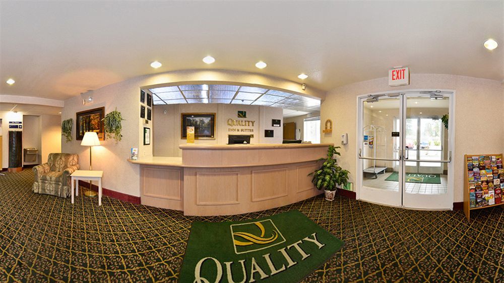 Quality Inn & Suites Weed Einrichtungen foto